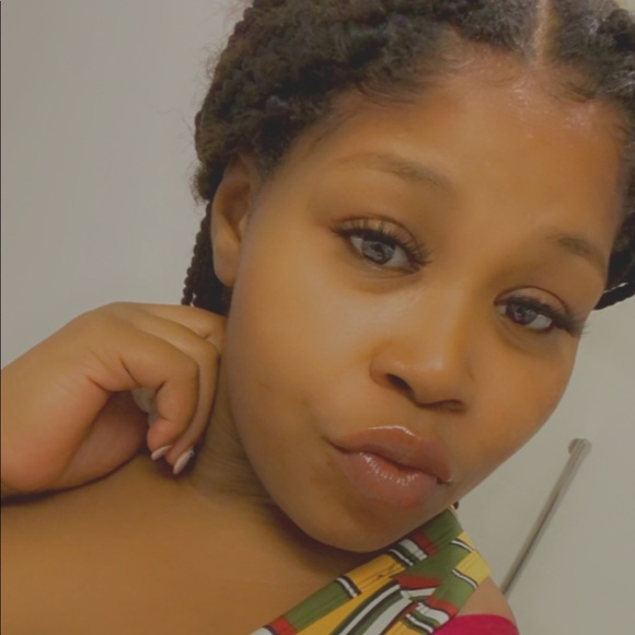 Meet your Posher, Milikah - Picture 1 of 1